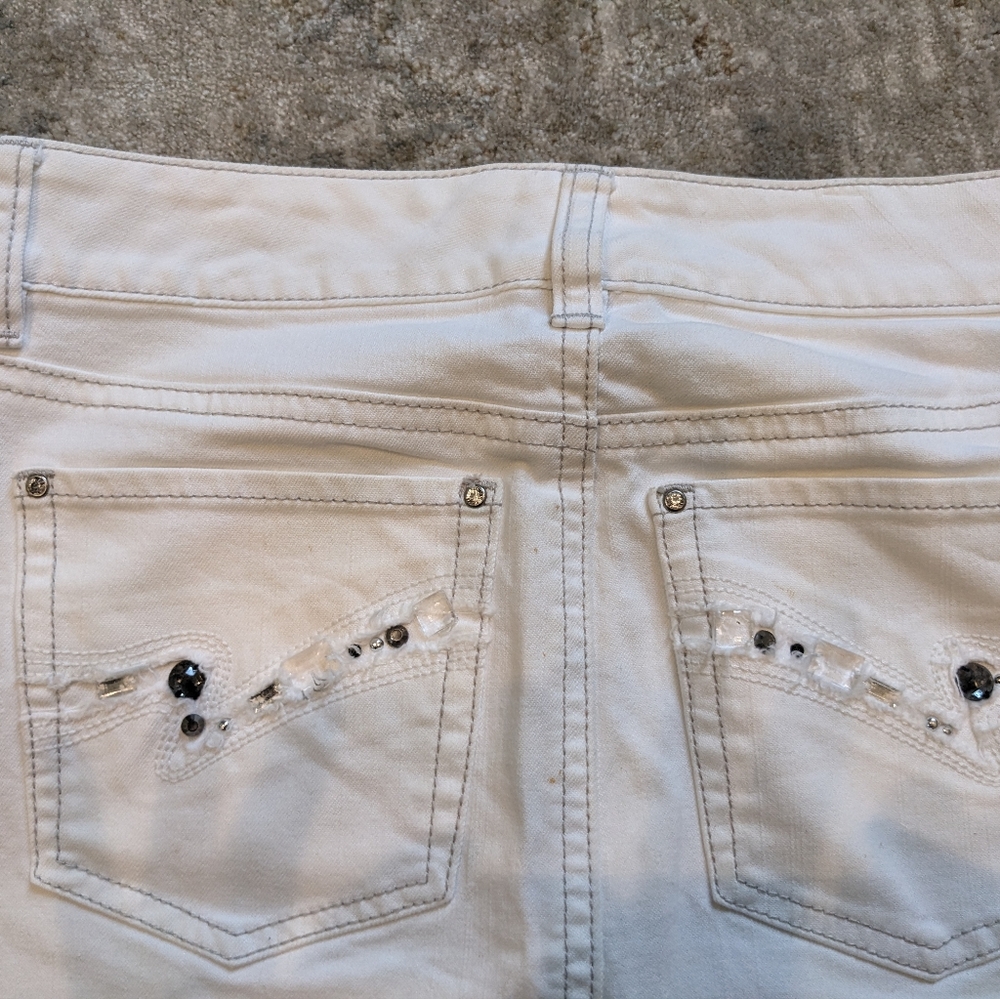 White House Black Market White Denim Skirt w/silver stitching & Sequins Sz 00